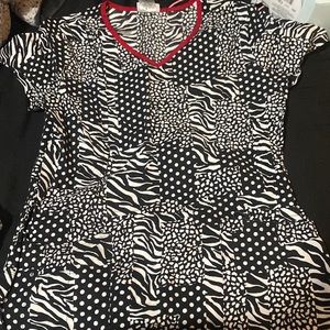 Size small scrub star scrub top good condition